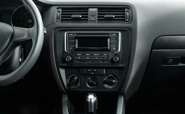 Volkswagen Jetta, VI Рестайлинг — фото 9