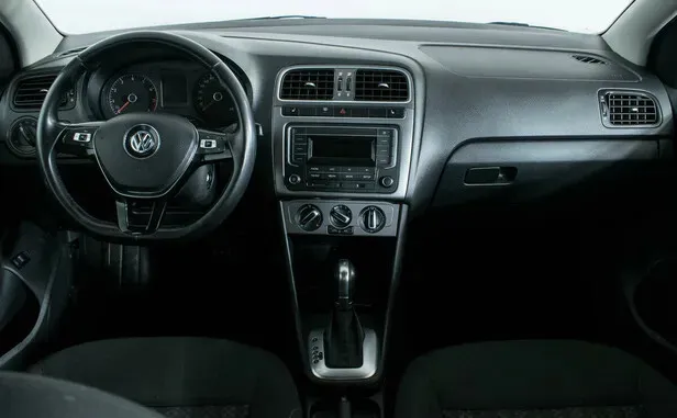 Volkswagen Polo, V Рестайлинг — фото 7