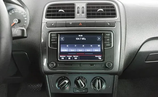 Volkswagen Polo, V Рестайлинг — фото 9