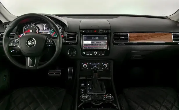 Volkswagen Touareg, II Рестайлинг — фото 5