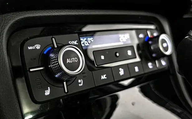 Volkswagen Touareg, II Рестайлинг — фото 11