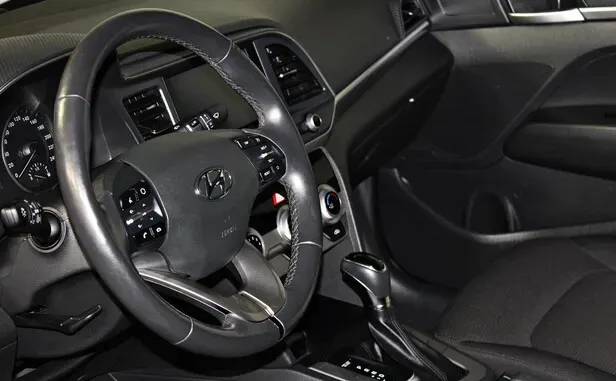 Hyundai Elantra, VI (AD) Рестайлинг — фото 5