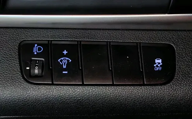 Hyundai Elantra, VI (AD) Рестайлинг — фото 12