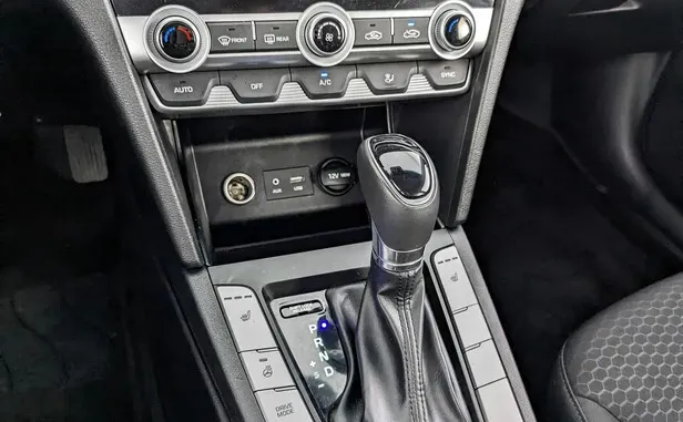 Hyundai Elantra, VI (AD) Рестайлинг — фото 8