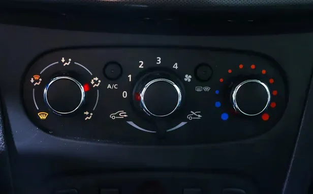 Renault Logan, II Рестайлинг — фото 8