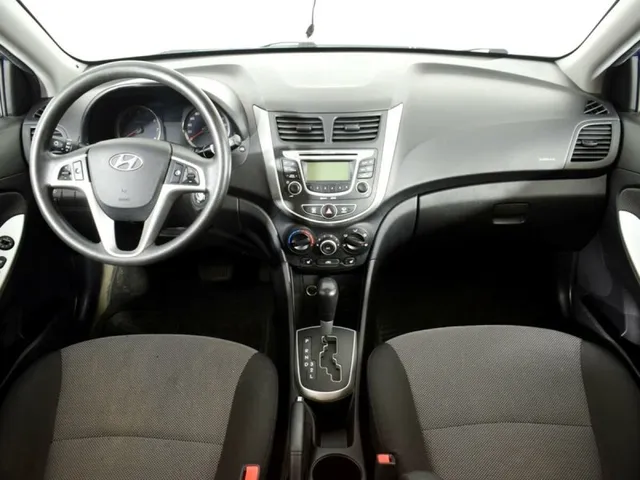 Hyundai Solaris, I — фото 10