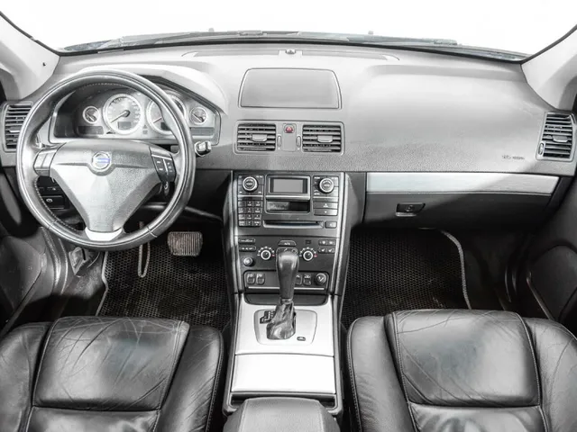 Volvo XC90, I Рестайлинг — фото 9