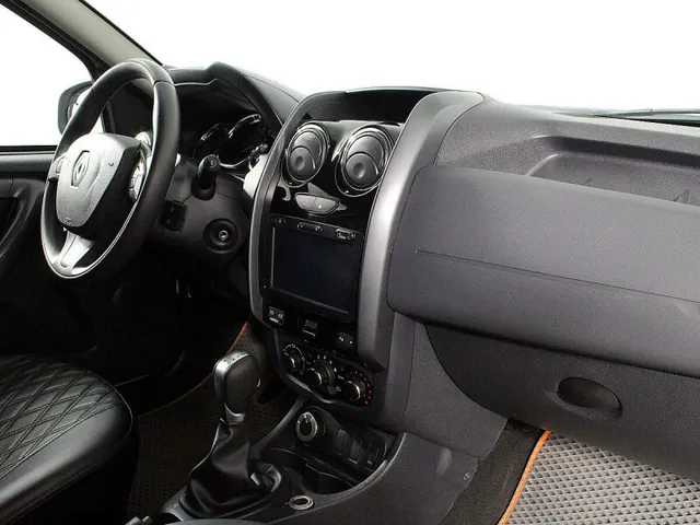 Renault Duster, I Рестайлинг — фото 17
