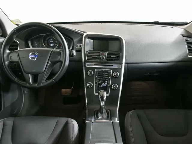 Volvo XC60, I Рестайлинг — фото 9