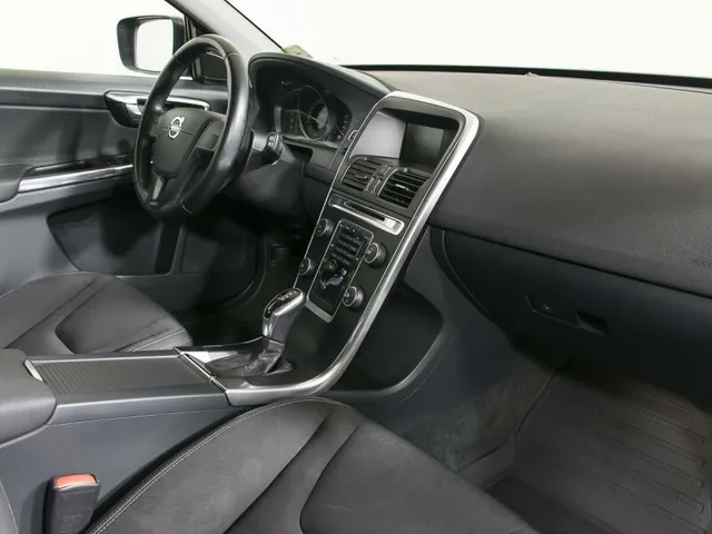 Volvo XC60, I Рестайлинг — фото 10