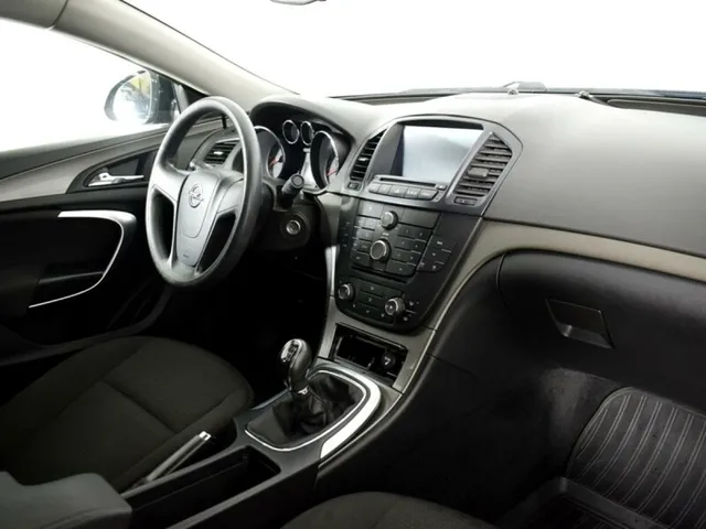 Opel Insignia, I — фото 10