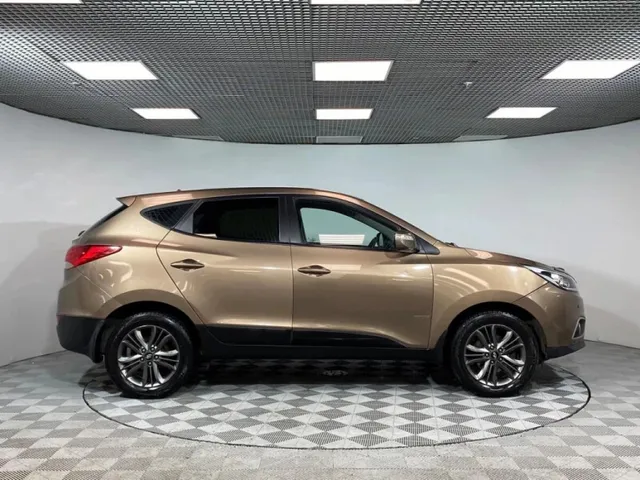 Hyundai ix35, I — фото 16