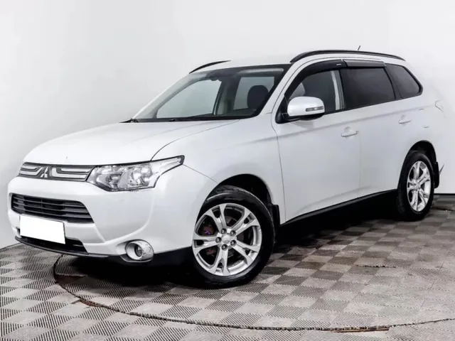 Mitsubishi Outlander, III — фото 1