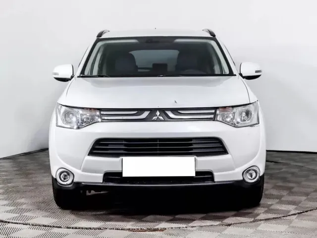 Mitsubishi Outlander, III — фото 2