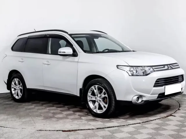 Mitsubishi Outlander, III — фото 3