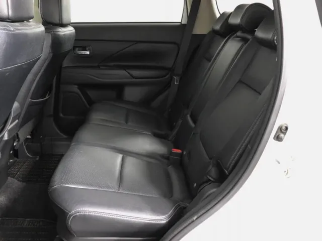Mitsubishi Outlander, III — фото 10
