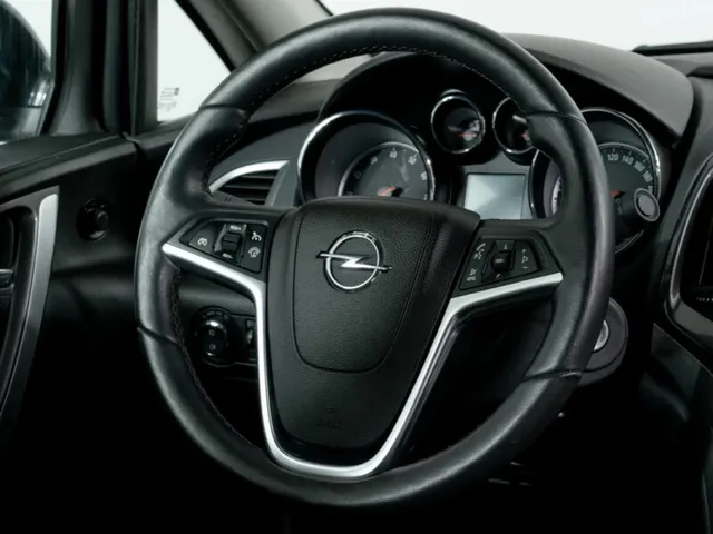 Opel Astra, J Рестайлинг — фото 17