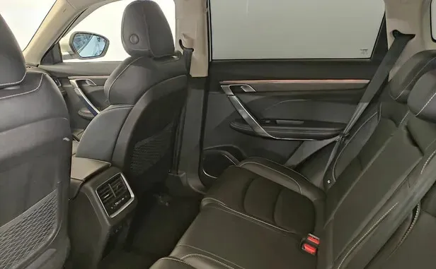 Geely Atlas Pro — фото 7