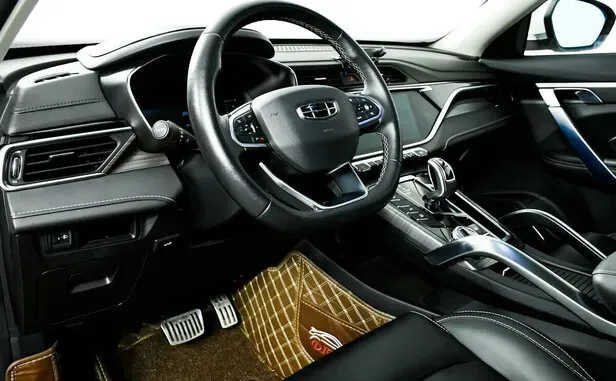 Geely Atlas Pro — фото 7