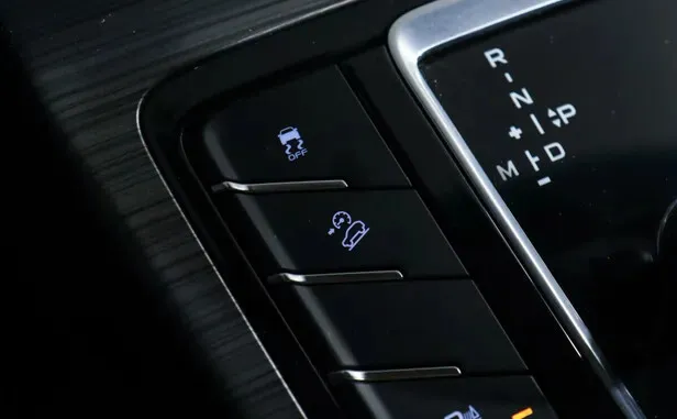 Geely Atlas Pro — фото 13