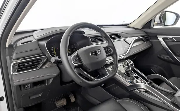 Geely Atlas Pro — фото 6