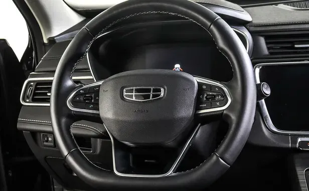 Geely Atlas Pro — фото 5
