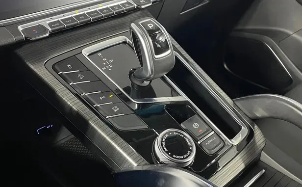 Geely Atlas Pro — фото 9