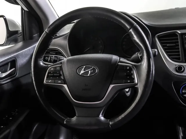 Hyundai Solaris, II — фото 19