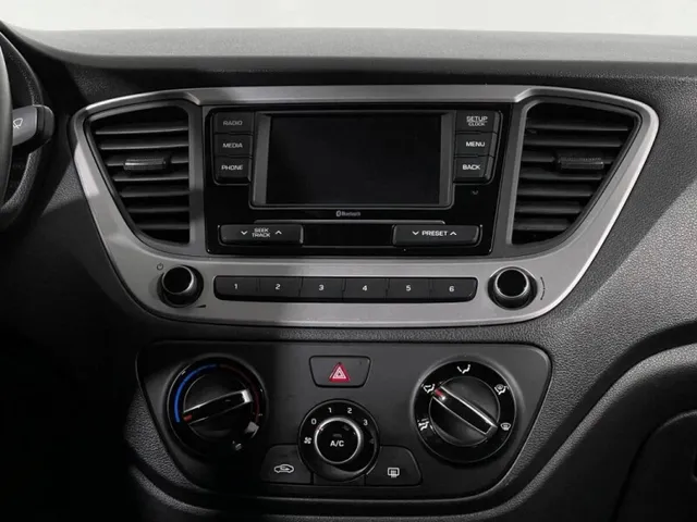 Hyundai Solaris, II — фото 12