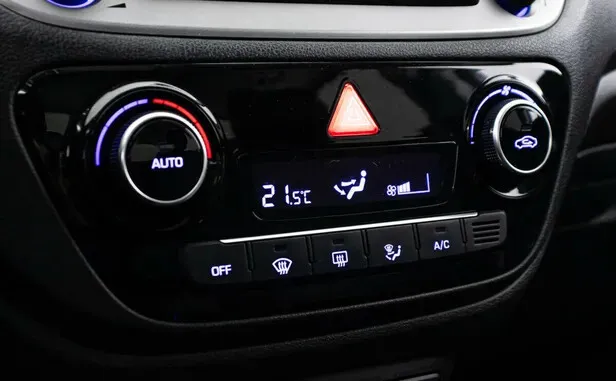 Hyundai Solaris, II — фото 10
