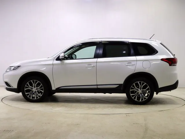 Mitsubishi Outlander, III Рестайлинг 2 — фото 3