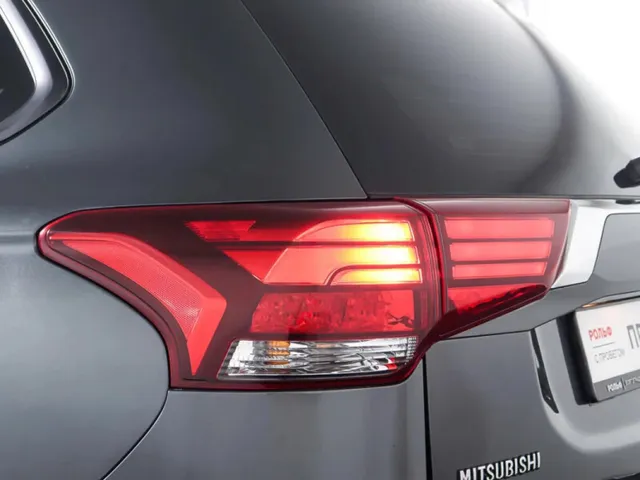 Mitsubishi Outlander, III Рестайлинг 2 — фото 23