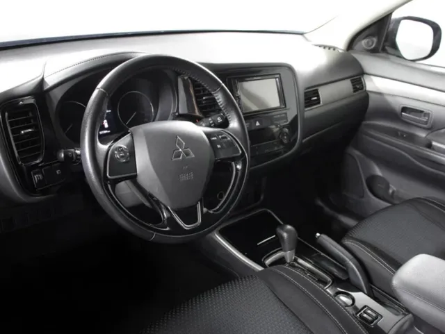 Mitsubishi Outlander, III Рестайлинг 2 — фото 15