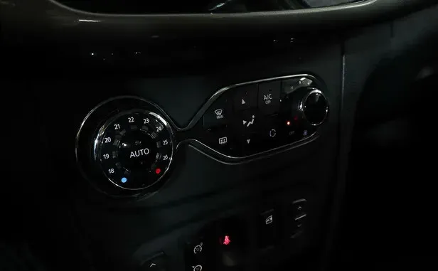Renault Sandero, II Рестайлинг — фото 11