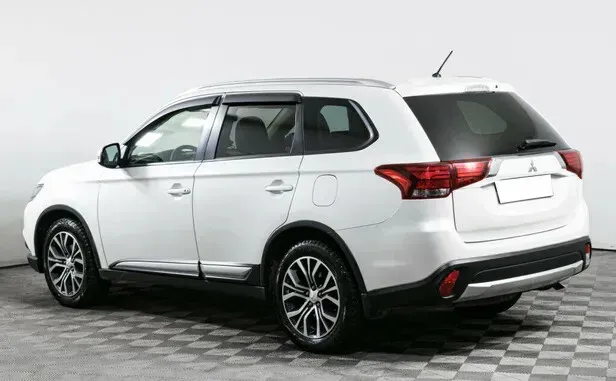 Mitsubishi Outlander, III Рестайлинг 2 — фото 4