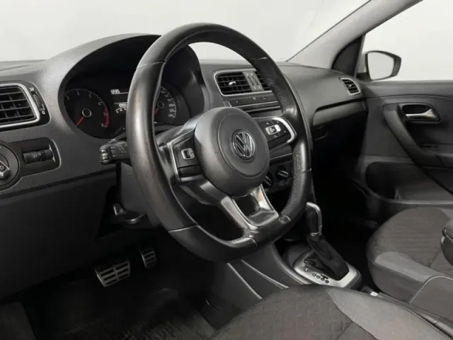 Volkswagen Polo, V Рестайлинг — фото 11