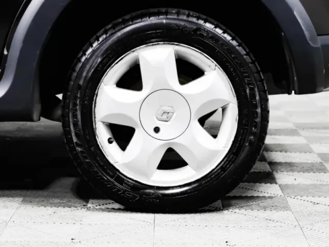 Renault Sandero, I — фото 11