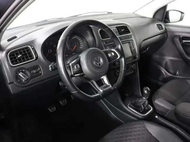 Volkswagen Polo, V Рестайлинг — фото 9