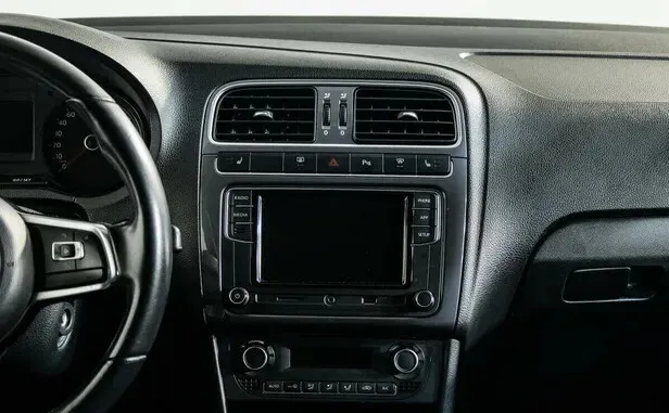 Volkswagen Polo, V Рестайлинг — фото 12