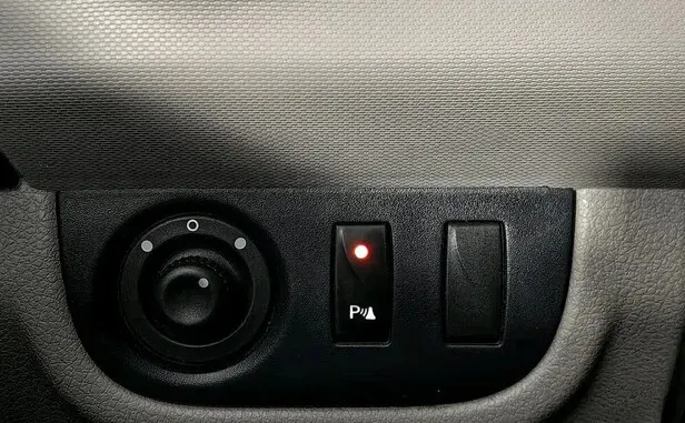 Renault Logan, II Рестайлинг — фото 10