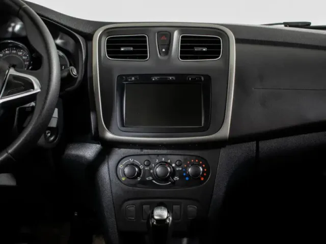Renault Logan, II Рестайлинг — фото 12