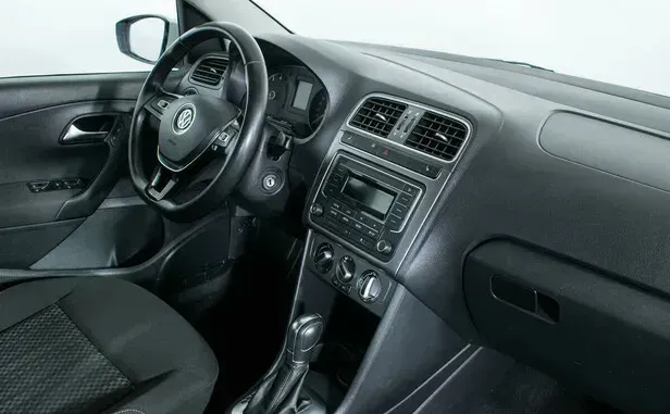 Volkswagen Polo, V Рестайлинг — фото 6