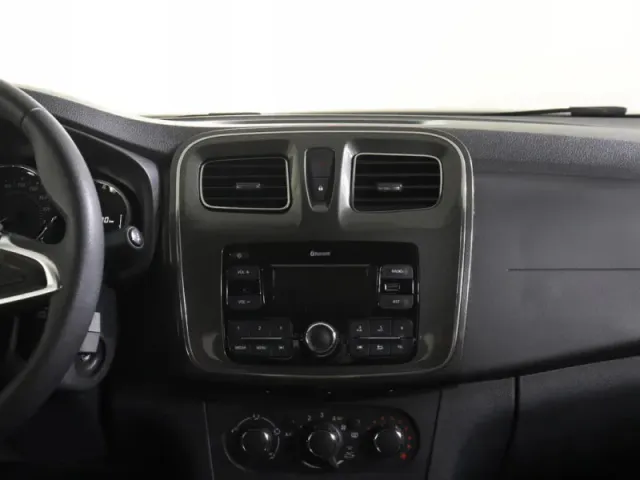 Renault Logan, II Рестайлинг — фото 16