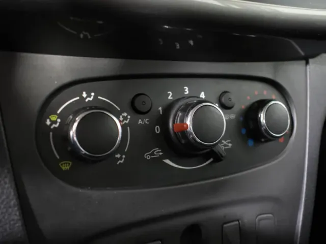 Renault Sandero, II Рестайлинг — фото 20
