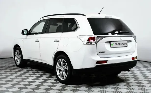 Mitsubishi Outlander, III — фото 4