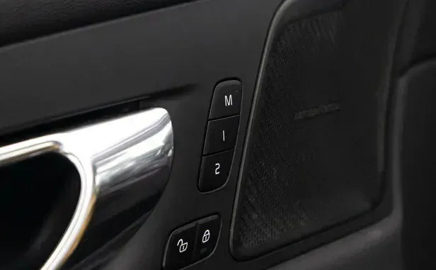 Volvo XC60, II — фото 18