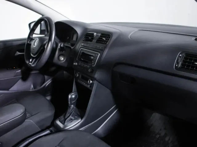 Volkswagen Polo, V Рестайлинг — фото 10