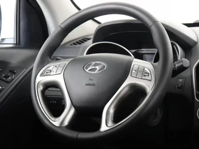 Hyundai ix35, I — фото 10