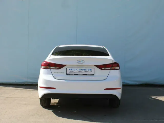 Hyundai Elantra, VI — фото 3
