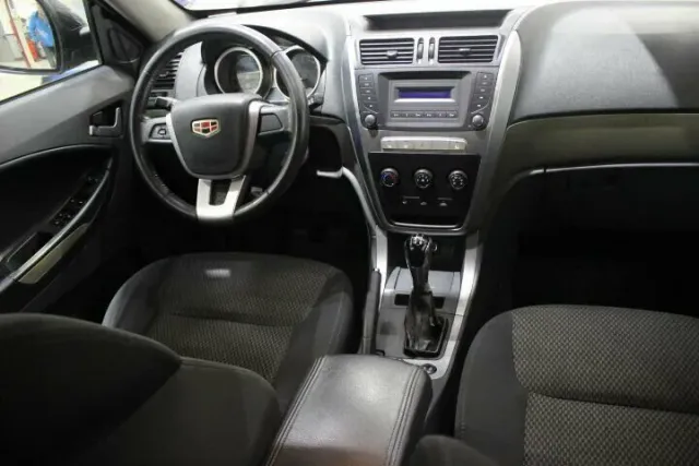 Geely Emgrand X7, I — фото 3